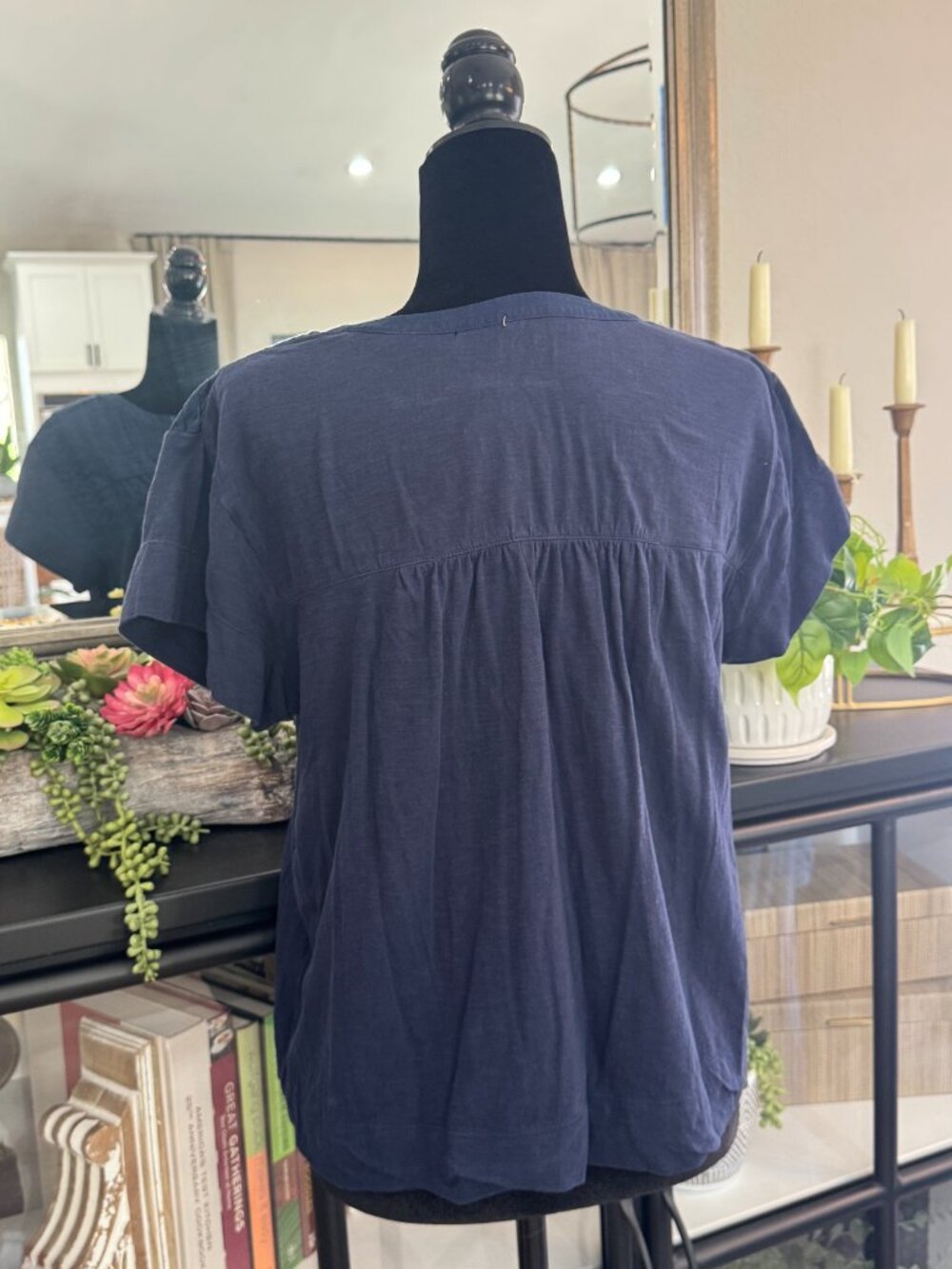 Loft 100% Cotton Navy Smocked 1/2 Button Cap Sleeve Knit Top - Size S - Picture 2 of 2